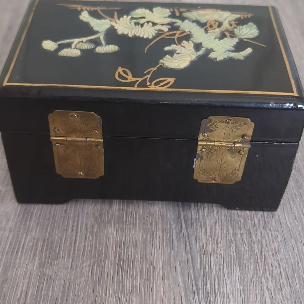 Vintage Chinese Black Lacquer Hand Painted Mother-of-Pearl Inlay Jewelry Box